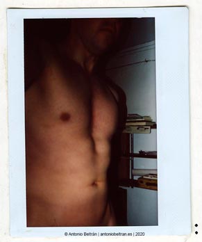 hombre desnudo fotografia autorretrato animacion collage antonio beltran