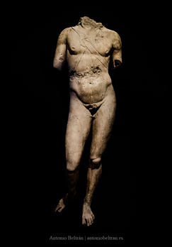 estatua Eros vandalizado fotografia poesia Antonio Beltran