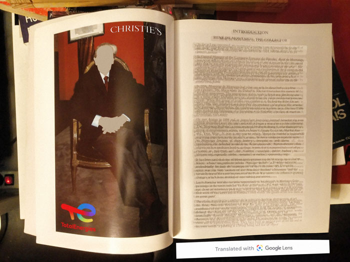 collage digital con una revista y un artículo sobre subastas de arte